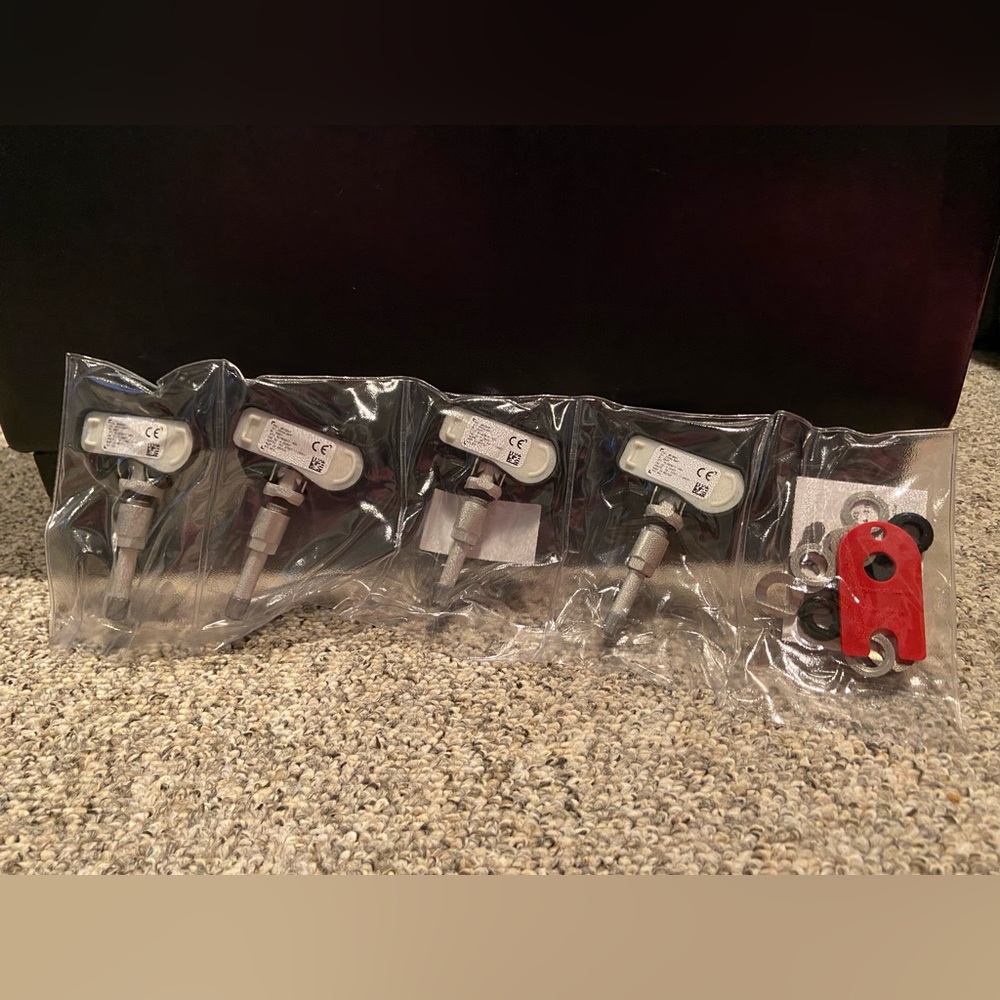 Mopar Trailer TPMS Sensors P68433188AA.